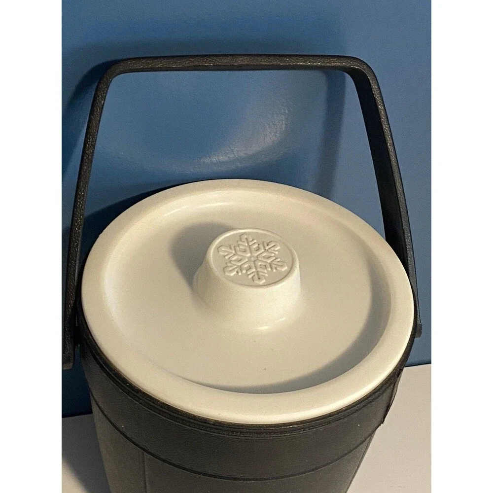 Vintage Rubbermaid Ice Bucket Insulated Textured Stitch Black Snowflake #2260